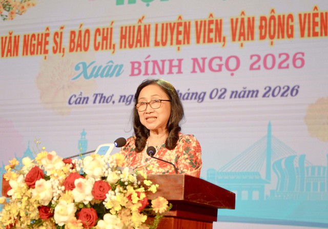 Cần Thơ họp mặt văn nghệ sĩ, báo chí, huấn luyện viên, vận động viên tiêu biểu nhân dịp Xuân Bính Ngọ 2026- Ảnh 6. Cần Thơ họp mặt văn nghệ sĩ, báo chí, huấn luyện viên, vận động viên tiêu biểu nhân dịp Xuân Bính Ngọ 2026- Ảnh 6.