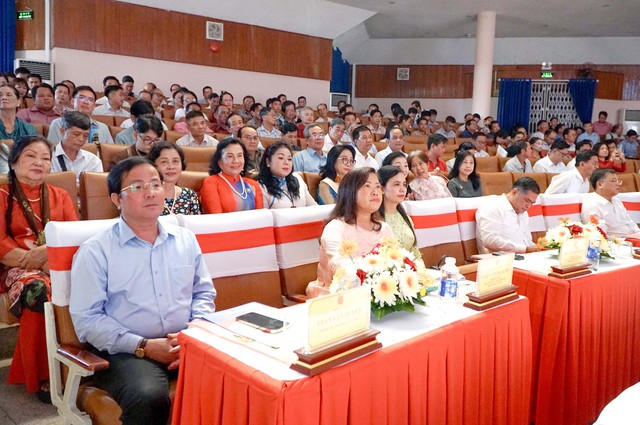 Cần Thơ họp mặt văn nghệ sĩ, báo chí, huấn luyện viên, vận động viên tiêu biểu nhân dịp Xuân Bính Ngọ 2026- Ảnh 3. Cần Thơ họp mặt văn nghệ sĩ, báo chí, huấn luyện viên, vận động viên tiêu biểu nhân dịp Xuân Bính Ngọ 2026- Ảnh 3.