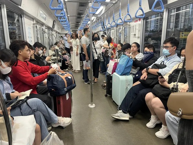 TP.HCM: Đề xuất miễn phí vé tàu điện, xe buýt cho hành khách trong ngày bầu cử- Ảnh 1. TP.HCM: Đề xuất miễn phí vé tàu điện, xe buýt cho hành khách trong ngày bầu cử- Ảnh 1.