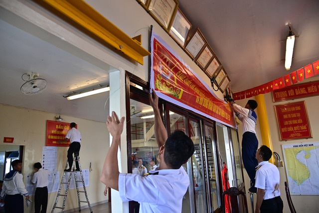 Bầu cử sớm đại biểu Quốc hội khóa XVI và đại biểu HĐND TP.HCM (nhiệm kỳ 2026-2031) trên biển- Ảnh 6.