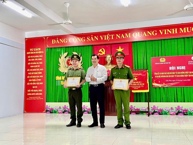 Công an TP Cần Thơ tổng kết 5 năm triển khai mô hình “Tủ sách hướng thiện” trong các cơ sở giam giữ- Ảnh 1.