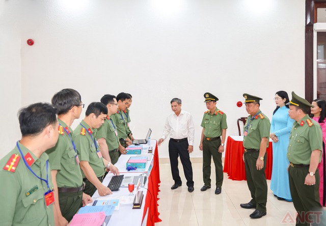 Công an TP Cần Thơ: Tập trung bảo vệ tuyệt đối an toàn ngày bầu cử- Ảnh 2. Công an TP Cần Thơ: Tập trung bảo vệ tuyệt đối an toàn ngày bầu cử- Ảnh 2.