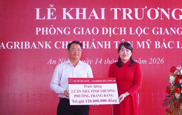 Agribank chi nhánh Bắc Long An khai trương Phòng giao dịch Lộc Giang và Phòng giao dịch 3/2- Ảnh 4. Agribank chi nhánh Bắc Long An khai trương Phòng giao dịch Lộc Giang và Phòng giao dịch 3/2- Ảnh 4.