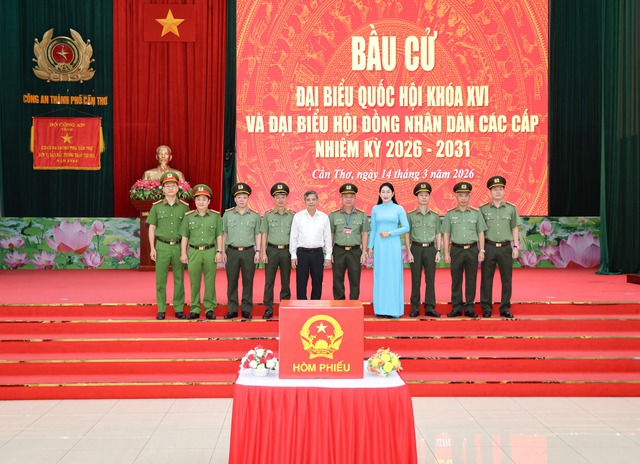Công an TP Cần Thơ: Tập trung bảo vệ tuyệt đối an toàn ngày bầu cử- Ảnh 7. Công an TP Cần Thơ: Tập trung bảo vệ tuyệt đối an toàn ngày bầu cử- Ảnh 7.