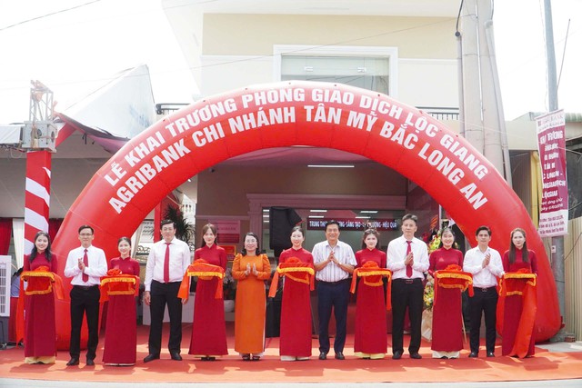 Agribank chi nhánh Bắc Long An khai trương Phòng giao dịch Lộc Giang và Phòng giao dịch 3/2- Ảnh 1. Agribank chi nhánh Bắc Long An khai trương Phòng giao dịch Lộc Giang và Phòng giao dịch 3/2- Ảnh 1.