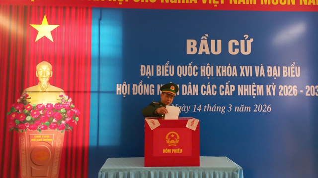 Hình ảnh cử tri đặc khu Bạch Long Vĩ phấn khởi đi bầu cử sớm- Ảnh 10.