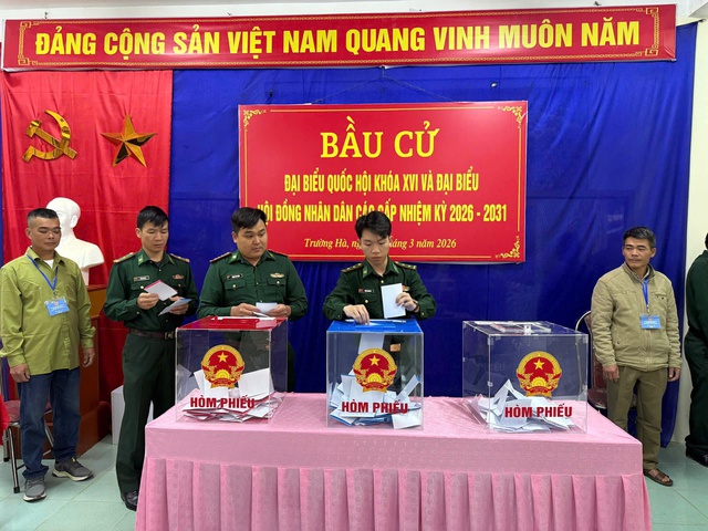 Bộ đội Biên phòng vững tay súng, trọn trách nhiệm trong ngày hội bầu cử- Ảnh 4.