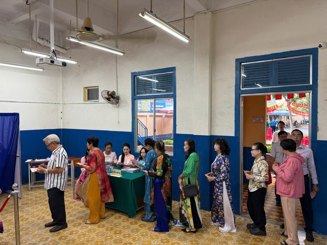 TP.HCM: Đến 15 giờ, gần 78% cử tri đã tham gia bỏ phiếu- Ảnh 1.