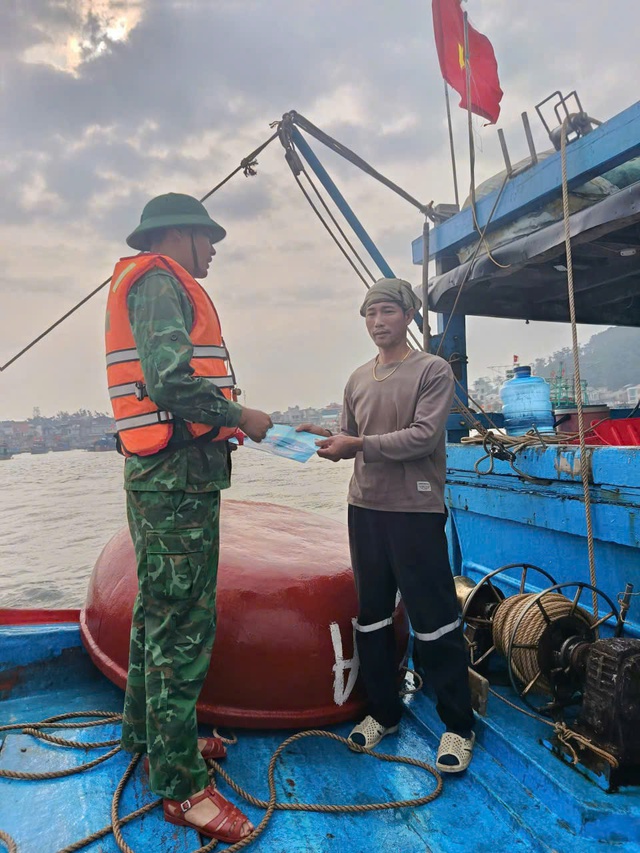 Bộ đội Biên phòng vững tay súng, trọn trách nhiệm trong ngày hội bầu cử- Ảnh 9.