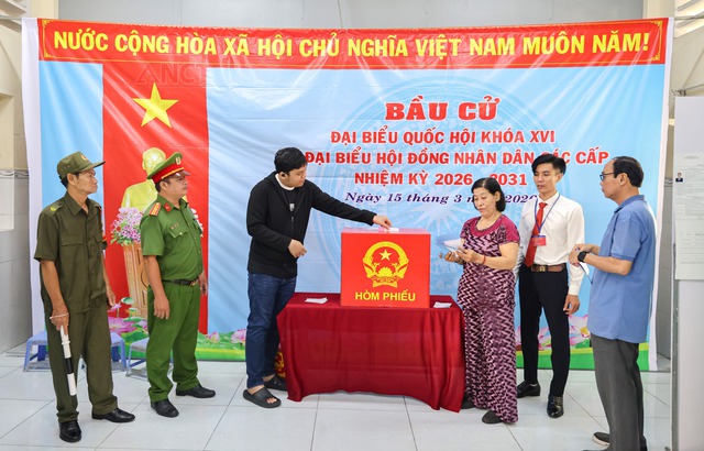 Công an TP Cần Thơ bảo vệ thành công cuộc bầu cử - Ngày hội lớn của toàn dân- Ảnh 7.