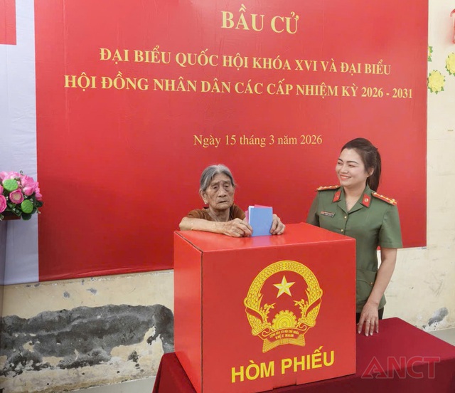 Công an TP Cần Thơ bảo vệ thành công cuộc bầu cử - Ngày hội lớn của toàn dân- Ảnh 9.