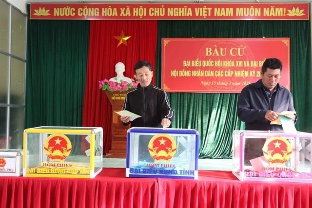 Người dân cả nước nô nức tham gia bầu cử, khẳng định quyền làm chủ của Nhân dân trên mỗi lá phiếu bầu- Ảnh 10. Người dân cả nước nô nức tham gia bầu cử, khẳng định quyền làm chủ của Nhân dân trên mỗi lá phiếu bầu- Ảnh 10.