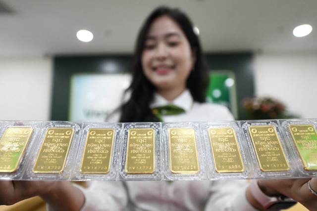 Giá vàng hôm nay 16/3: Vàng miếng SJC giao dịch ở mức 182,6 triệu đồng/lượng- Ảnh 1.