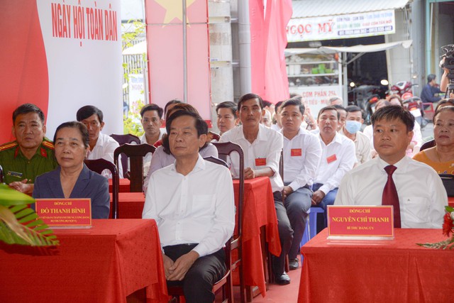 Bộ trưởng Bộ Nội vụ Đỗ Thanh Bình dự khai mạc và bỏ phiếu bầu cử tại xã Vĩnh Phong, tỉnh An Giang- Ảnh 2.