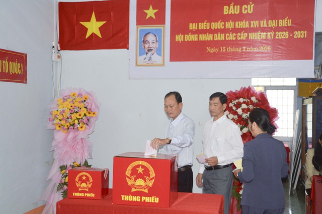 Đến 15 giờ 30 phút ngày 15/3, có hơn 3 triệu cử tri tỉnh An Giang đi bỏ phiếu- Ảnh 2. Đến 15 giờ 30 phút ngày 15/3, có hơn 3 triệu cử tri tỉnh An Giang đi bỏ phiếu- Ảnh 2.