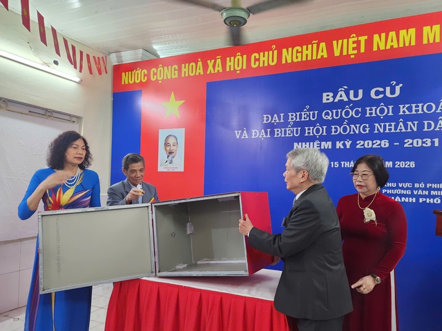 Ngày hội của toàn dân tại khu vực bỏ phiếu số 14, phường Văn Miếu – Quốc Tử Giám- Ảnh 3.