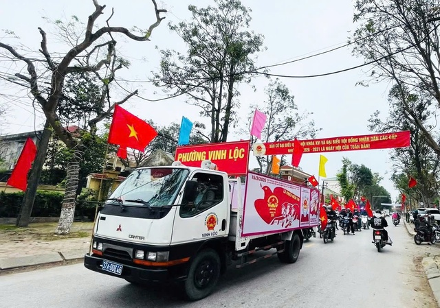 Cử tri Nghệ An phấn khởi tham gia “Ngày hội non sông”- Ảnh 2. Cử tri Nghệ An phấn khởi tham gia “Ngày hội non sông”- Ảnh 2.