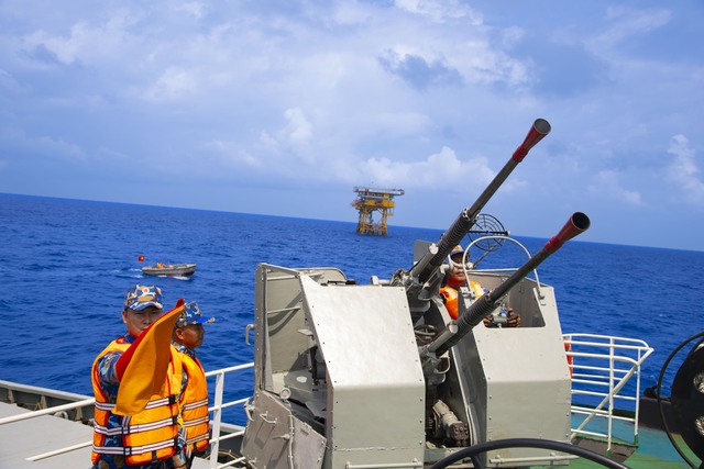 Vùng 2 Hải quân không ngừng lớn mạnh sau 17 năm thành lập- Ảnh 1.