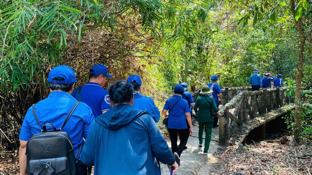 Từ ký ức hào hùng đến khát vọng tương lai: Hành trình về nguồn lan tỏa giá trị sống đẹp- Ảnh 6.