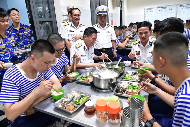Vùng 2 Hải quân không ngừng lớn mạnh sau 17 năm thành lập- Ảnh 3.