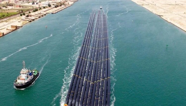 Các hãng vận tải biển lớn tạm ngừng hoạt động qua eo biển Hormuz- Ảnh 1. Các hãng vận tải biển lớn tạm ngừng hoạt động qua eo biển Hormuz- Ảnh 1.