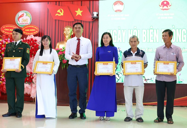 An Giang: Phát huy sức mạnh toàn dân bảo vệ chủ quyền biên giới xã Khánh Bình- Ảnh 2. An Giang: Phát huy sức mạnh toàn dân bảo vệ chủ quyền biên giới xã Khánh Bình- Ảnh 2.