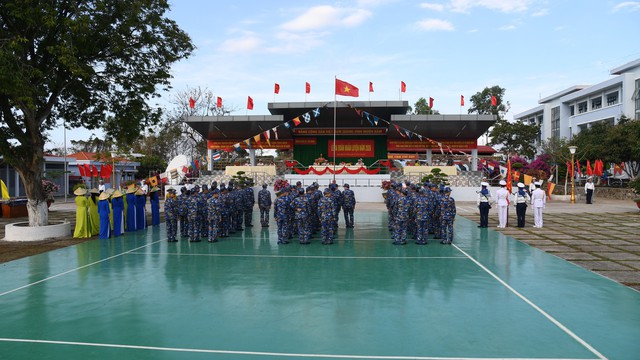 Trung đoàn 251 Vùng 2 Hải quân sôi nổi trong Lễ ra quân huấn luyện năm 2026- Ảnh 1.