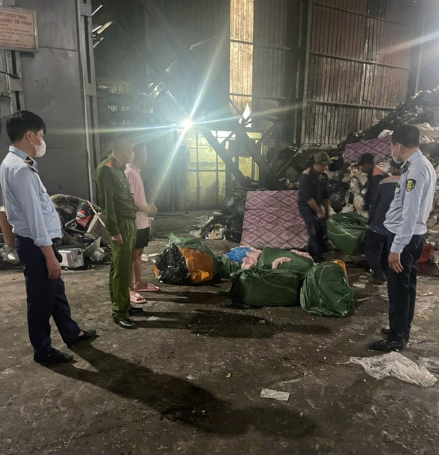 Hưng Yên: Phát hiện, tiêu hủy gần 1,4 tấn nầm lợn không bảo đảm an toàn thực phẩm- Ảnh 2.