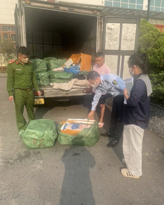 Hưng Yên: Phát hiện, tiêu hủy gần 1,4 tấn nầm lợn không bảo đảm an toàn thực phẩm- Ảnh 1.