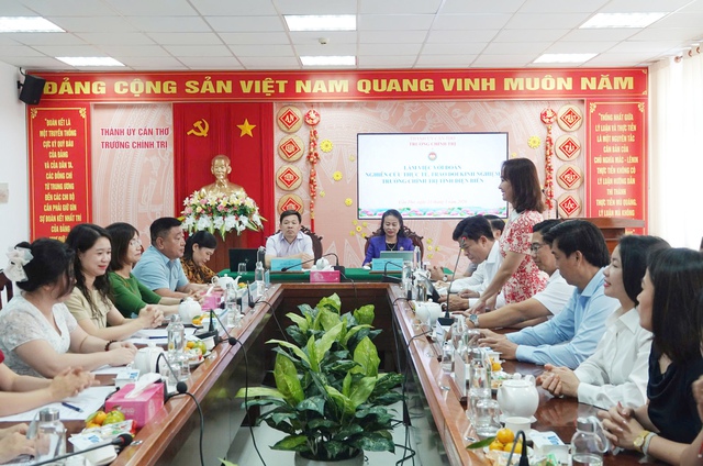 Trường Chính trị tỉnh Điện Biên nghiên cứu thực tế, trao đổi kinh nghiệm tại TP Cần Thơ- Ảnh 3.