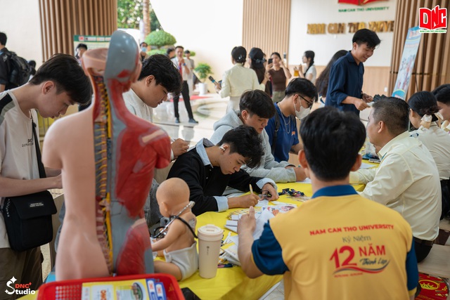 Kết nối thông tin tuyển sinh, mở rộng cơ hội định hướng nghề nghiệp cho học sinh- Ảnh 1. Kết nối thông tin tuyển sinh, mở rộng cơ hội định hướng nghề nghiệp cho học sinh- Ảnh 1.