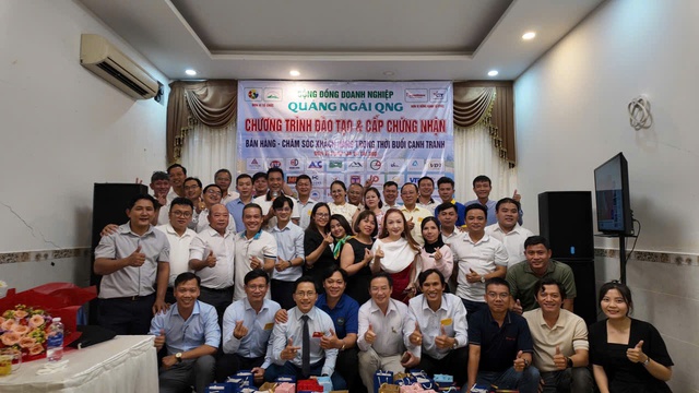 QNG cấp chứng nhận “Doanh nhân kết nối và bán hàng cùng chăm sóc khách hàng trong thời buổi cạnh tranh VUCA”- Ảnh 5.