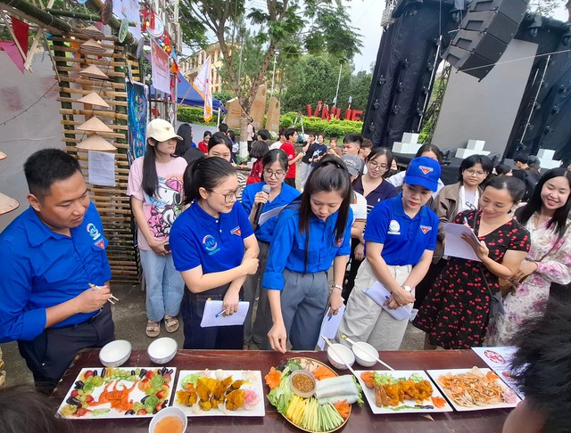 Trường Đại học Lâm nghiệp tưng bừng kỷ niệm 95 năm ngày thành lập Đoàn- Ảnh 4.