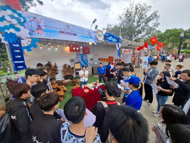 Trường Đại học Lâm nghiệp tưng bừng kỷ niệm 95 năm ngày thành lập Đoàn- Ảnh 5.