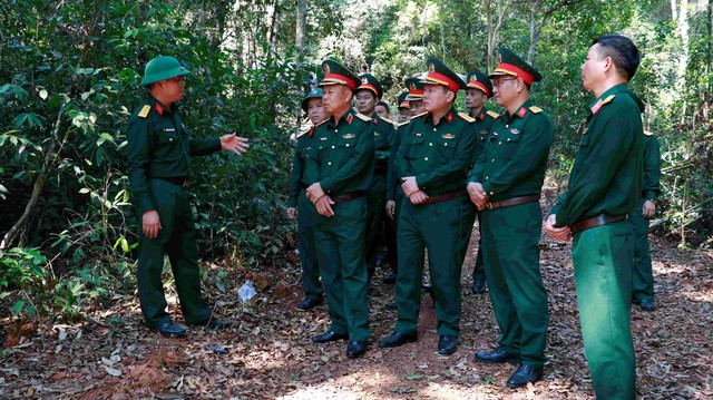 Đoàn Kinh tế - Quốc phòng Quảng Sơn: Giữ đất, giữ rừng, tạo sinh kế, củng cố “thế trận lòng dân”- Ảnh 1.