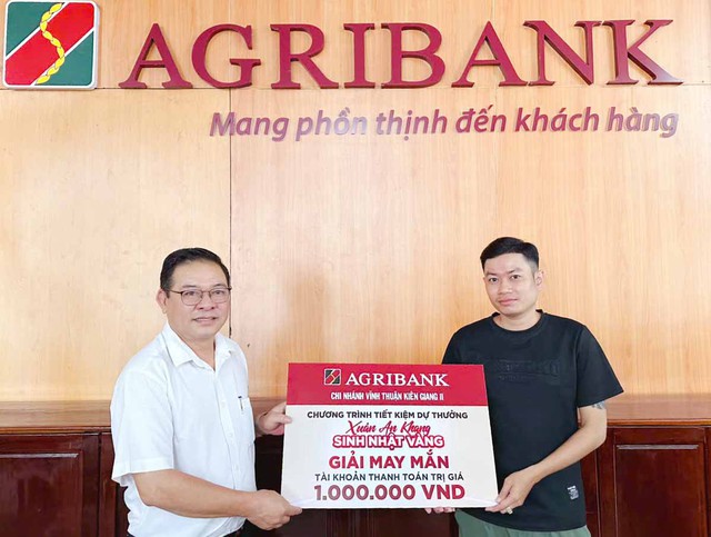 Agribank Chi nhánh Vĩnh Thuận trao giải Chương trình tiết kiệm dự thưởng “Xuân An khang - Sinh nhật vàng”- Ảnh 3.
