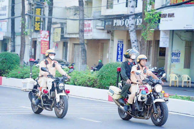 Đồng Nai: Phòng Cảnh sát giao thông ra quân đảm bảo an toàn giao thông dịp lễ- Ảnh 3.