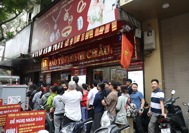 Giao dịch trở lại, Bảo Tín Minh Châu giới hạn bán tối đa 2 chỉ mỗi khách- Ảnh 2.