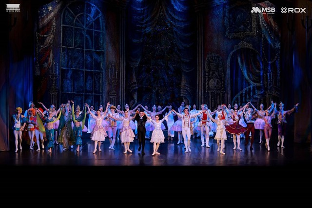 Khán giả Hà Nội say mê thế giới kỳ ảo của “Kẹp hạt dẻ”- Ảnh 10. Khán giả Hà Nội say mê thế giới kỳ ảo của “Kẹp hạt dẻ”- Ảnh 10.