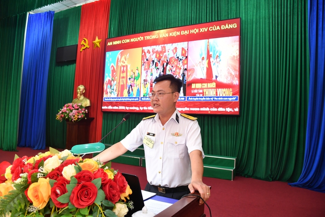 Lữ đoàn 125 Vùng 2 Hải quân nâng cao hiệu quả công tác tuyên truyền- Ảnh 3.