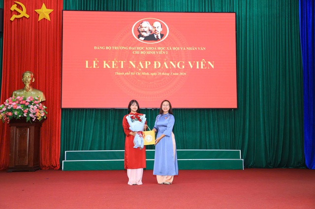 Đoàn cơ quan Đại học Quốc gia TP.HCM “Tiếp bước Đoàn tàu không số, vững niềm tin bảo vệ biển, đảo quê hương”- Ảnh 2.