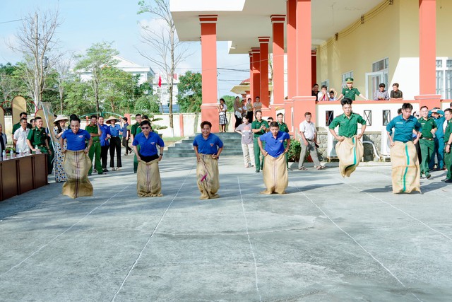 Rộn ràng Ngày hội “Biên phòng toàn dân” năm 2026 tại xã Trần Đề- Ảnh 7. Rộn ràng Ngày hội “Biên phòng toàn dân” năm 2026 tại xã Trần Đề- Ảnh 7.