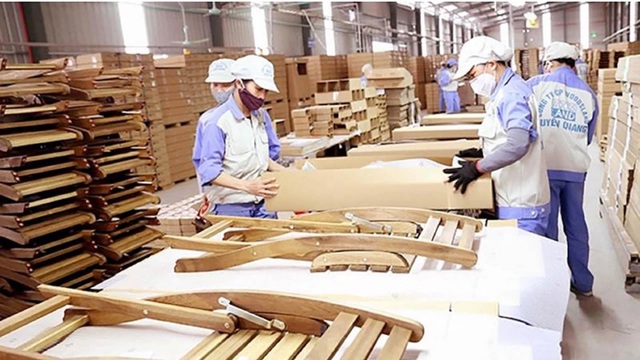 Gỗ dán bị áp thuế chống bán phá giá gần 195%- Ảnh 1.