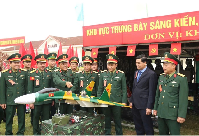 Thanh Hóa: Nâng cao chất lượng huấn luyện, xây dựng lực lượng vũ trang vững mạnh toàn diện- Ảnh 5.
