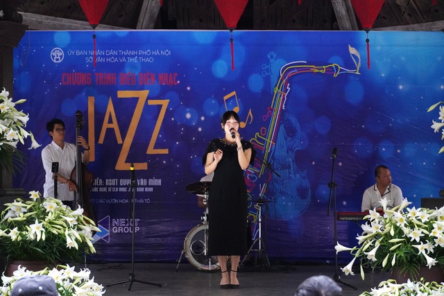 Không gian “Âm nhạc cuối tuần”: Gọi ký ức về từ những mùa hoa- Ảnh 3.