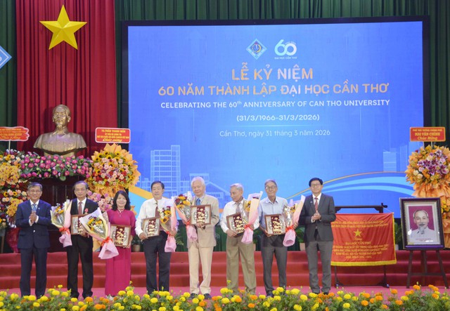 Đại học Cần Thơ khẳng định vai trò “đầu tàu” đào tạo nguồn nhân lực chất lượng cao cho vùng ĐBSCL- Ảnh 3.