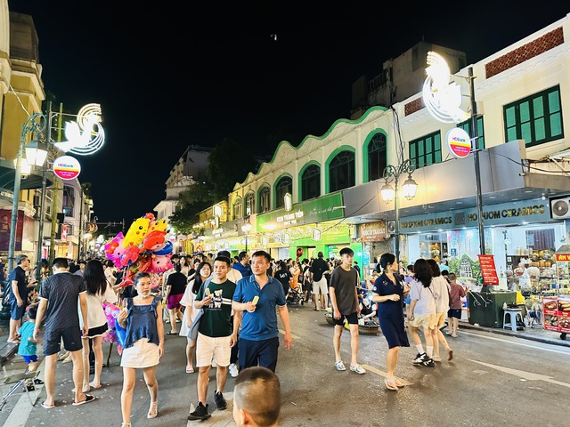 Quý I/2026, Hà Nội đón gần 9 triệu lượt khách, doanh thu đạt gần 37.000 tỷ đồng- Ảnh 1.