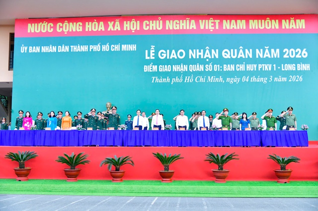 9.105 công dân TP.HCM hăng hái lên đường nhập ngũ- Ảnh 1.