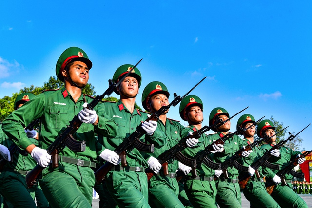 Bộ Tư lệnh TP.HCM ra quân huấn luyện năm 2026 với nhiều màn biểu diễn hoành tráng- Ảnh 6.