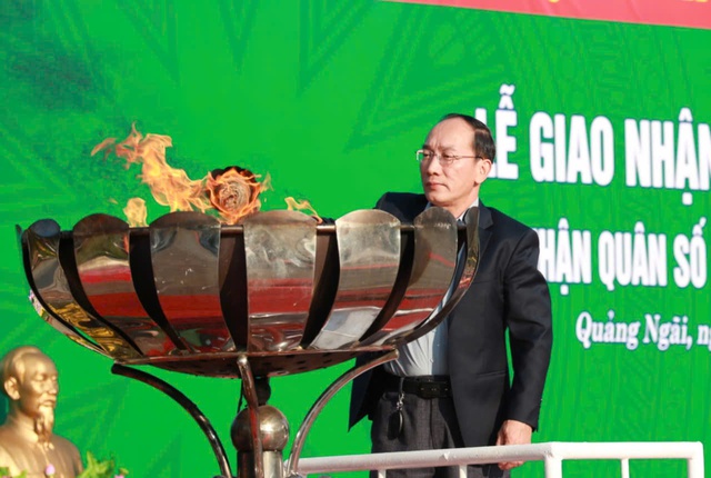 Tuổi trẻ Quảng Ngãi nô nức tòng quân- Ảnh 3.